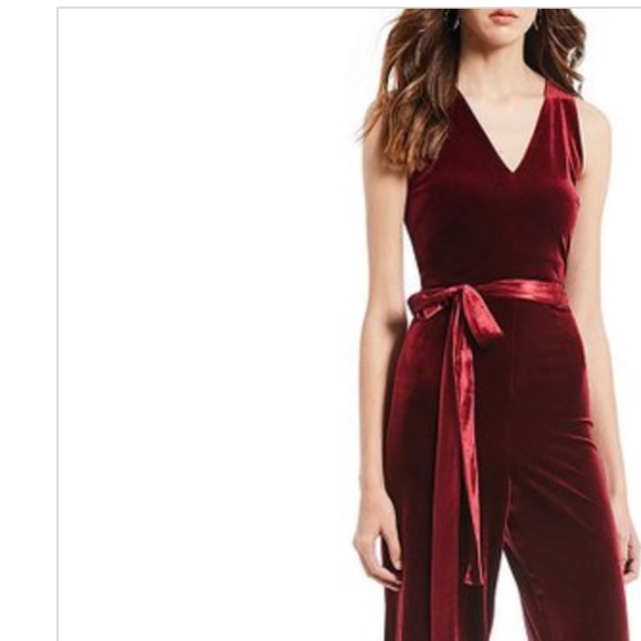BETSEY JOHNSON Burgundy Flared Ruffle Leg Velvet Jumpsuit Sz 12 - Picture 4 of 10